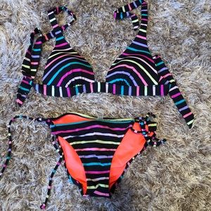 Striped VS bikini